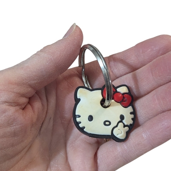 Hello Kitty Cream and Red Key Holder - Picture 1 of 3